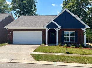 8237 Cedar Crest Ln, Louisville, KY 40291