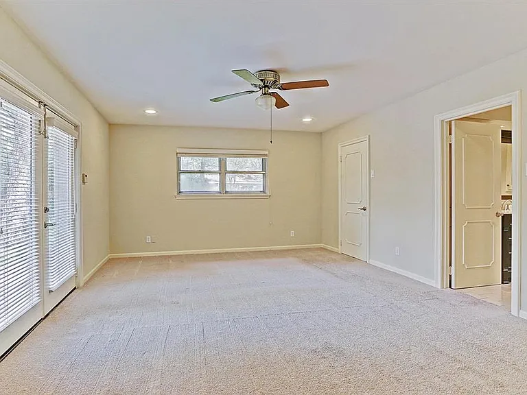 10626 Fairlane Dr — Photo 9