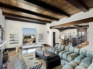 8247 Roxbury Rd, Los Angeles, CA 90069