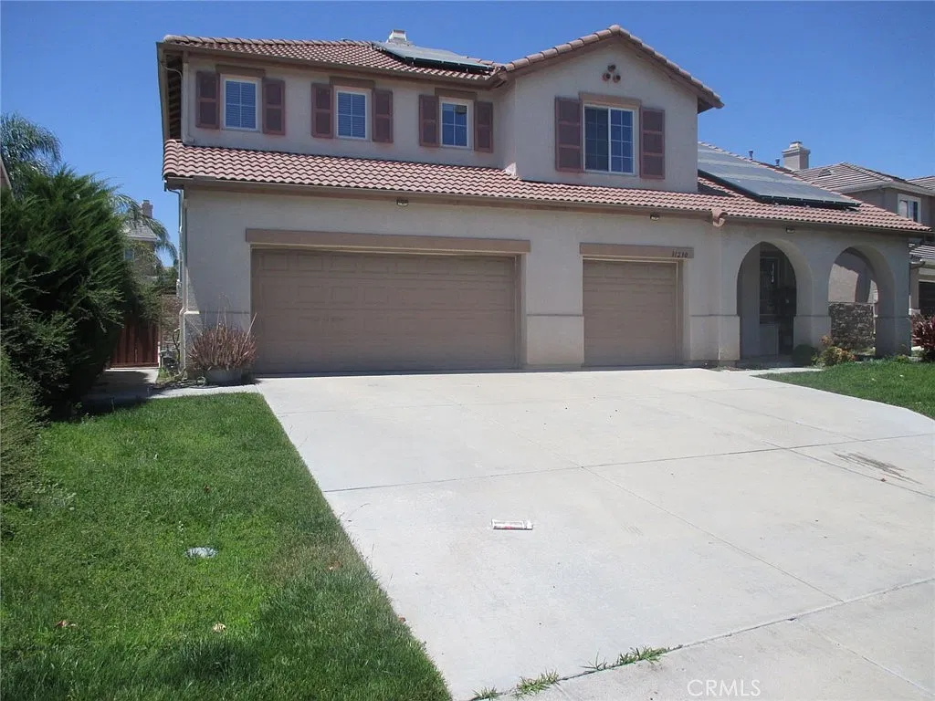 5 bed, 3171 sqft, $3,600 — Photo 2