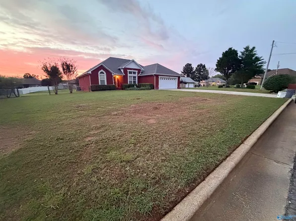 26913 Thomas Edward Dr, Athens, AL 35613