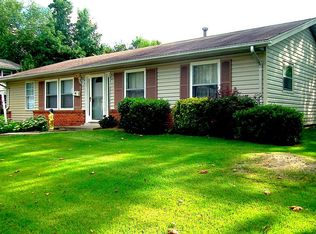 611 W Maple Ave, Sterling, VA 20164