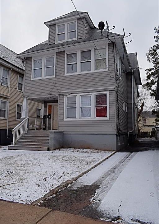 2nd image of 272 Livingston Ave