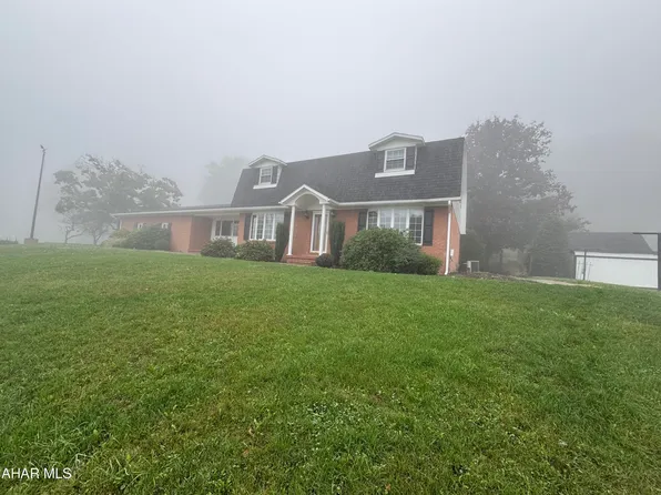 618 Ensbrenner Dr, Altoona, PA 16601