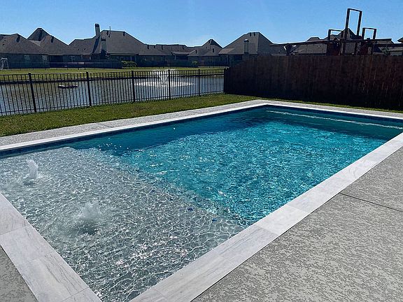 5th image of 203 Cascade Palm Ct