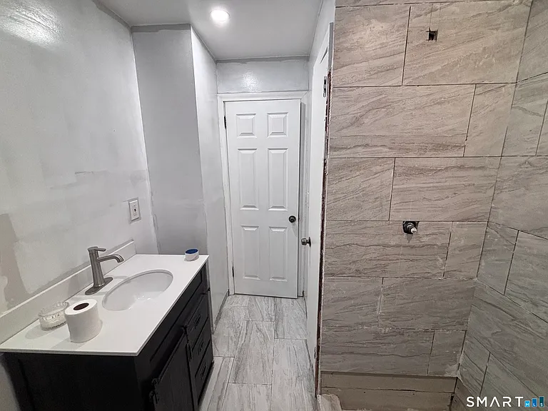 95-97 Grandview Ter — Photo 16