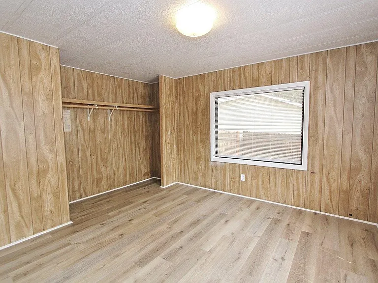 422 Elder Ave — Photo 15