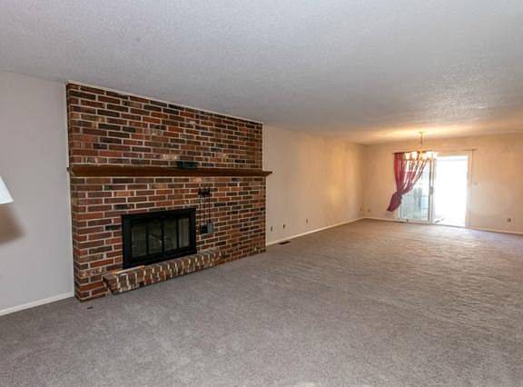 4th image of 9641 Wedd St