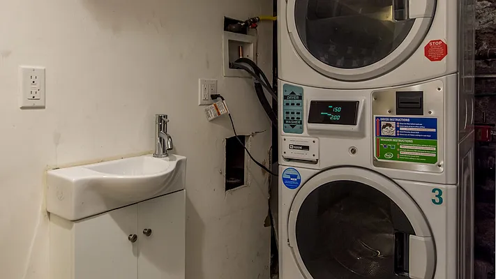 Rented by Nooklyn NYC LLC | media 31