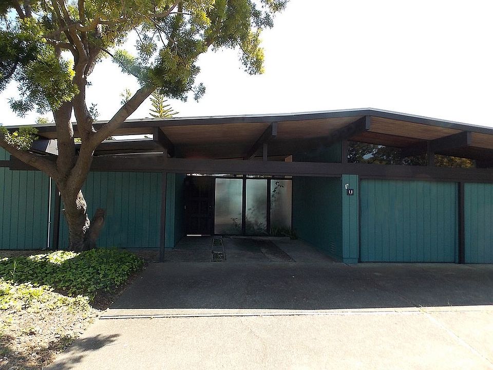 1st image of 11 Peacock Ln