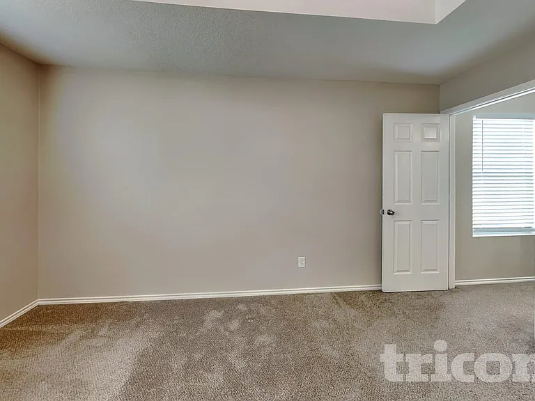 9311 Hanover Sky — Photo 7