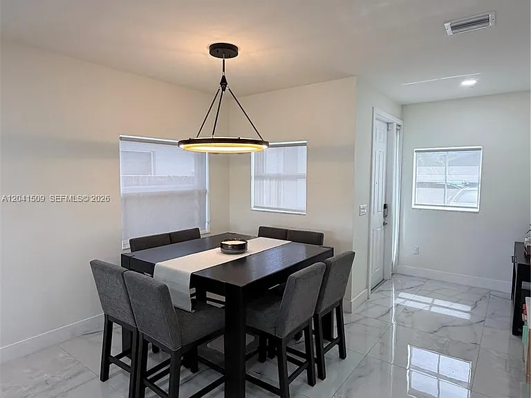 268 SE 31st Ave — Photo 8