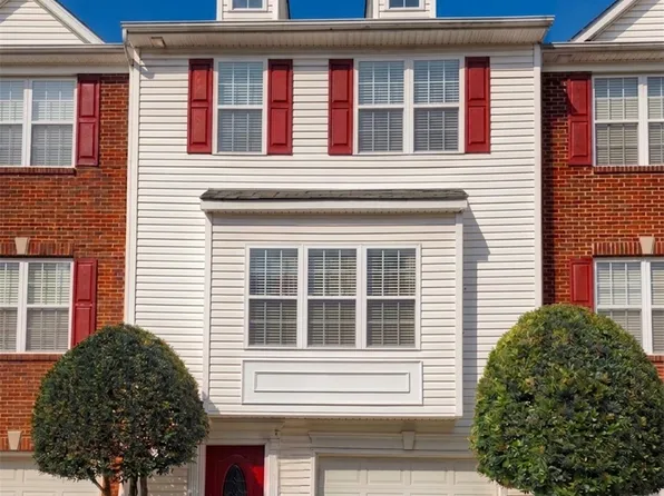 104 Rock Ridge Ln, Mount Holly, NC 28120