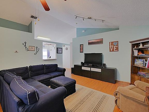 3rd image of 3243 Huntwicke Blvd