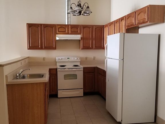 3rd image of 937 Broadway St #208