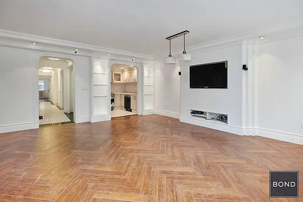 Rented by Bond New York | media 46