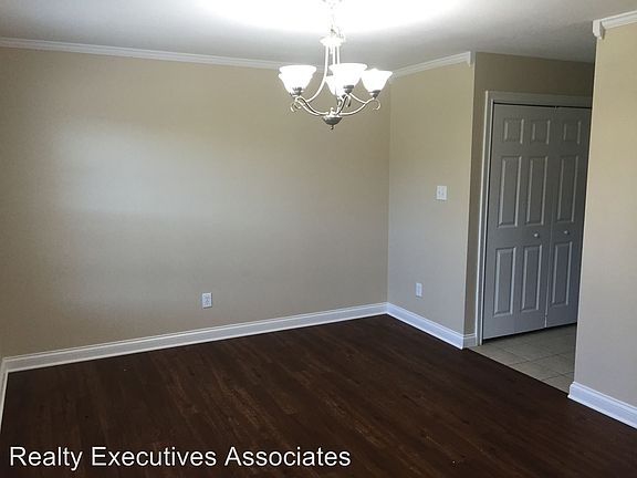 4th image of 1558 Lewisbrooke Ln