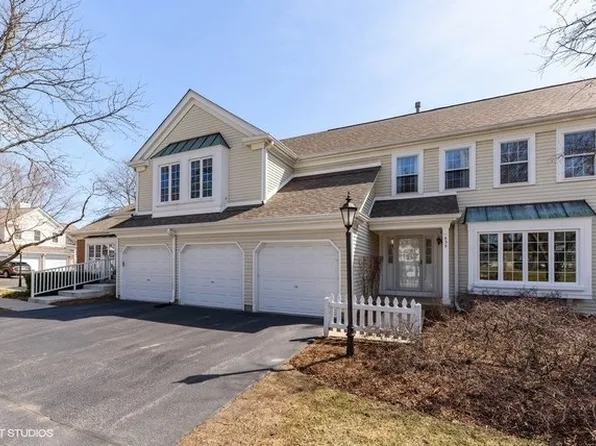 635 Thistle Ln #C, Prospect Heights, IL 60070