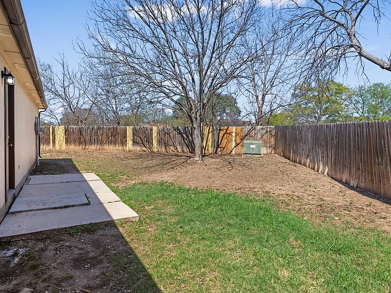 9575 Celine Dr — Photo 18