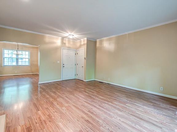 3rd image of 233 Westchase Dr