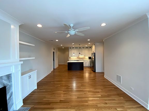 3rd image of 3722 W Belmont Ave #2A