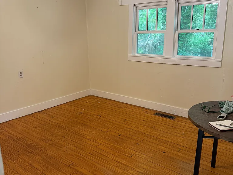 754 Antone St NW — Photo 2