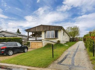 36 SE Hearthstone Dr, Lacombe, AB T4L1P6