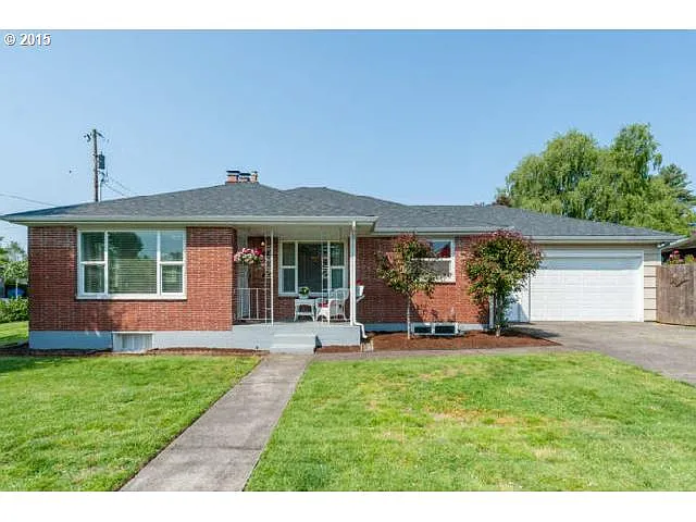 3102 G St photo 1