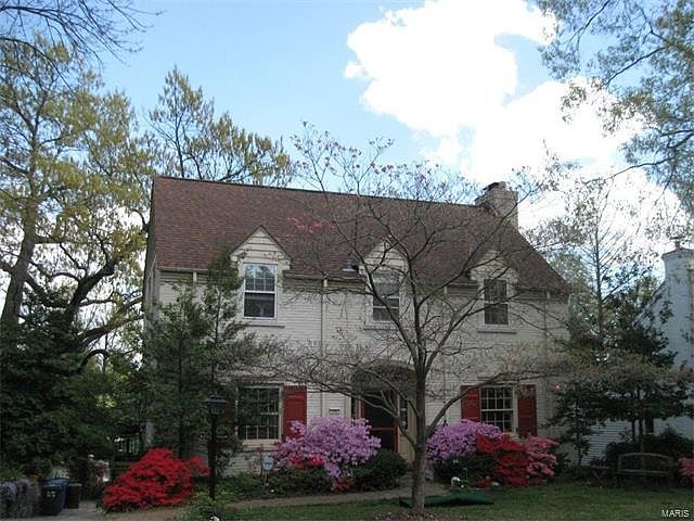 1st image of 13 Algonquin Wood Pl