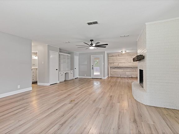 4th image of 2202 Wainwright Ct