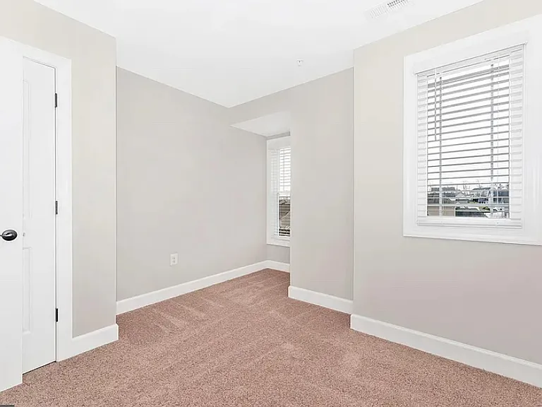 518 Bartholomew Dr — Photo 12