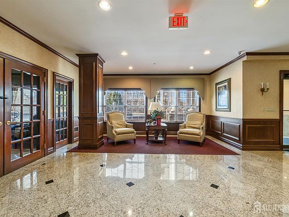 4th image of 540 Cranbury Rd APT 104