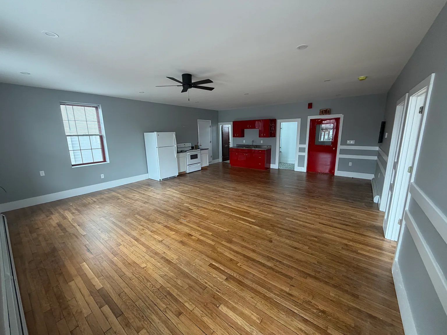 2 bed, $1,900 — Photo 2