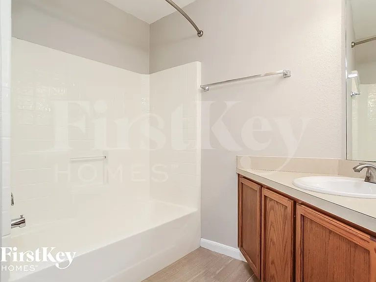 4750 Markham Woods Ct — Photo 13