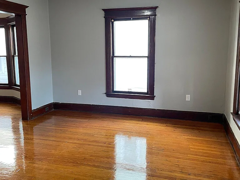 Bellevue Ave — Photo 10