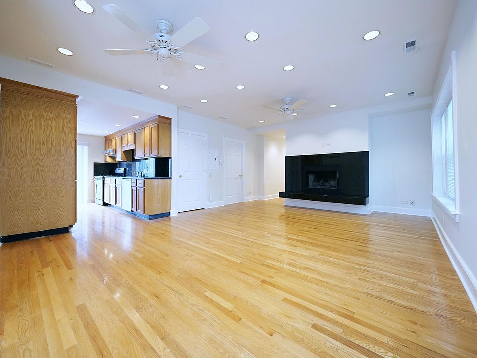 1st image of 2237 W Barry Ave