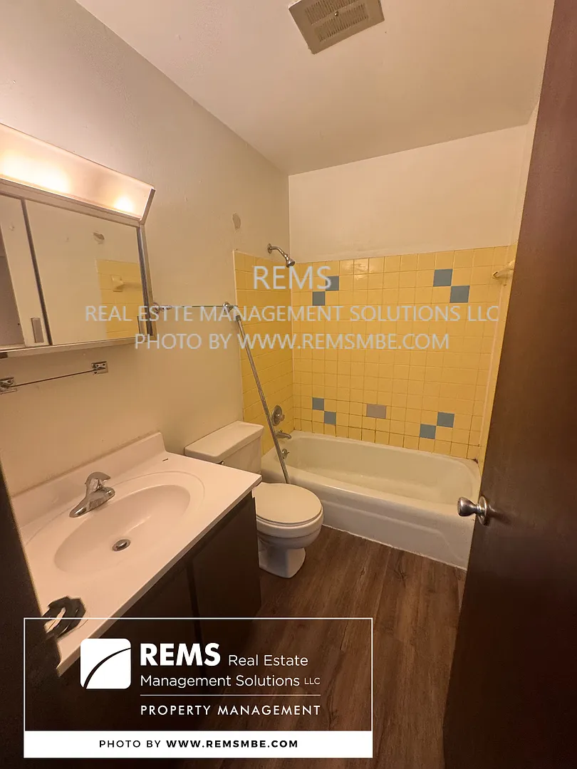 1110 Grand Avenue — Photo 4