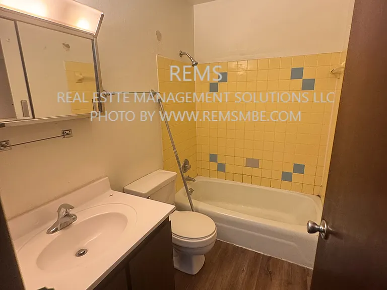 1110 Grand Ave — Photo 4