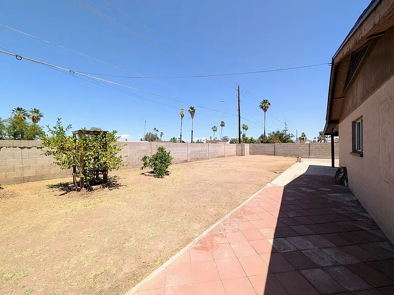 3848 W North Ln — Photo 38