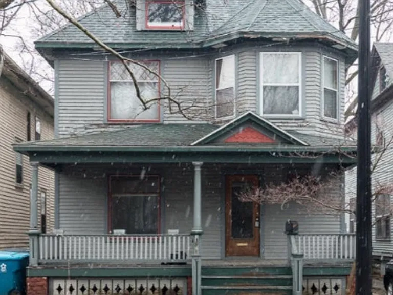 718 W Lovell St — Photo 1