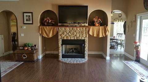 3rd image of 396 NW Carr Ct