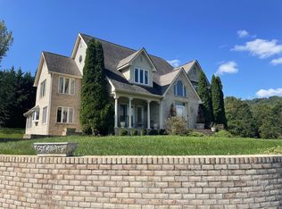 855 Deercroft Dr, Blacksburg, VA 24060