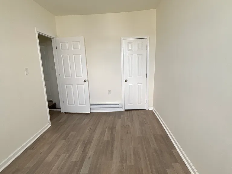 6125 Glenmore Ave #2 — Photo 6