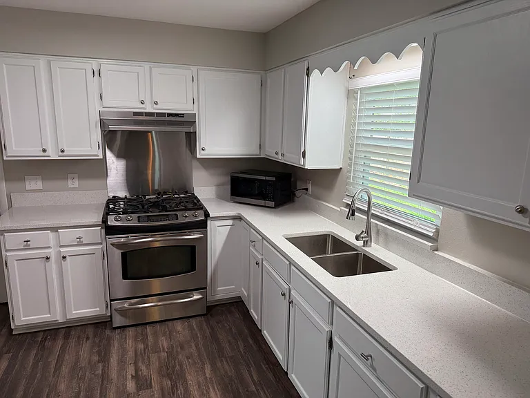 1703 W Granfield Ave — Photo 3