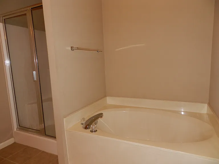 825 Barkley Dr — Photo 6