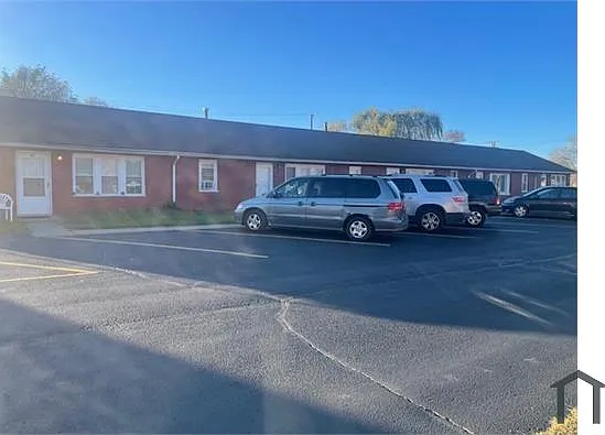 78 Harvey Pl — Photo 2