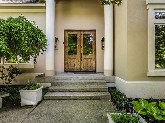 3rd image of 4702 Ashwood Ct