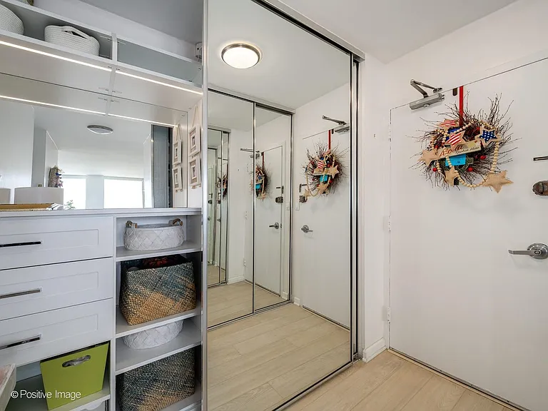 1455 N Sandburg Ter #2408 — Photo 8