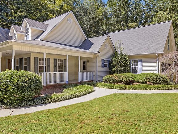 2nd image of 8 N Windward Ct