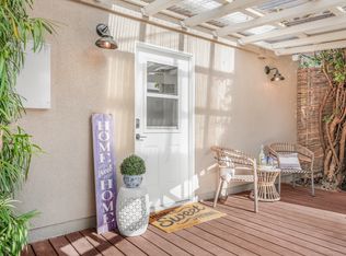 1106 N Beachwood Dr, Burbank, CA 91506